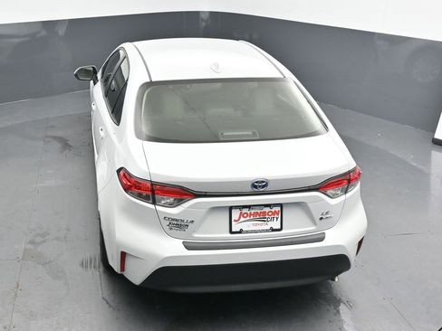Used 2025 Toyota Corolla LE image 37