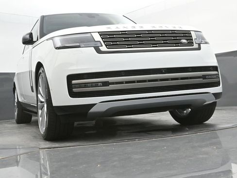 New 2025 Land Rover Range Rover Long Wheelbase SE image 34