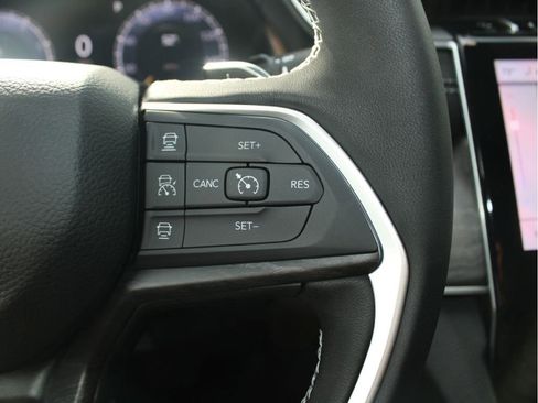 New 2025 Jeep Grand Cherokee Limited w/ Trailer Tow Package image 15