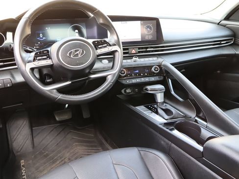 Used 2021 Hyundai Elantra Limited FWD image 5