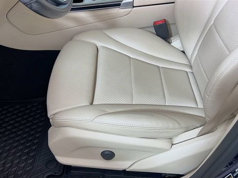 Used 2018 Mercedes-Benz GLC 300 4MATIC image 20