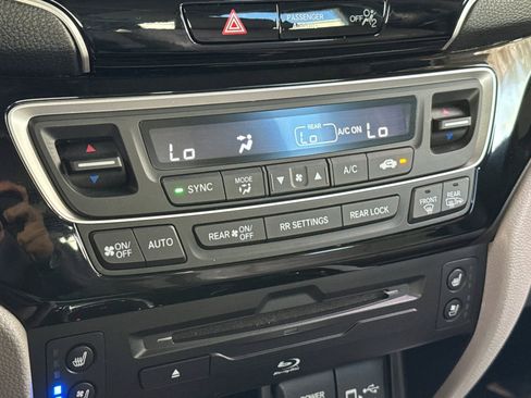 Used 2019 Honda Pilot Elite image 18