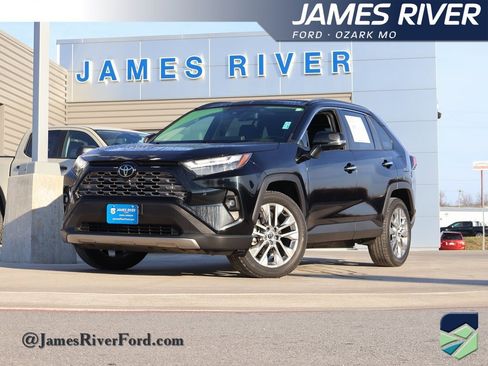 Used 2022 Toyota RAV4 Limited image 1
