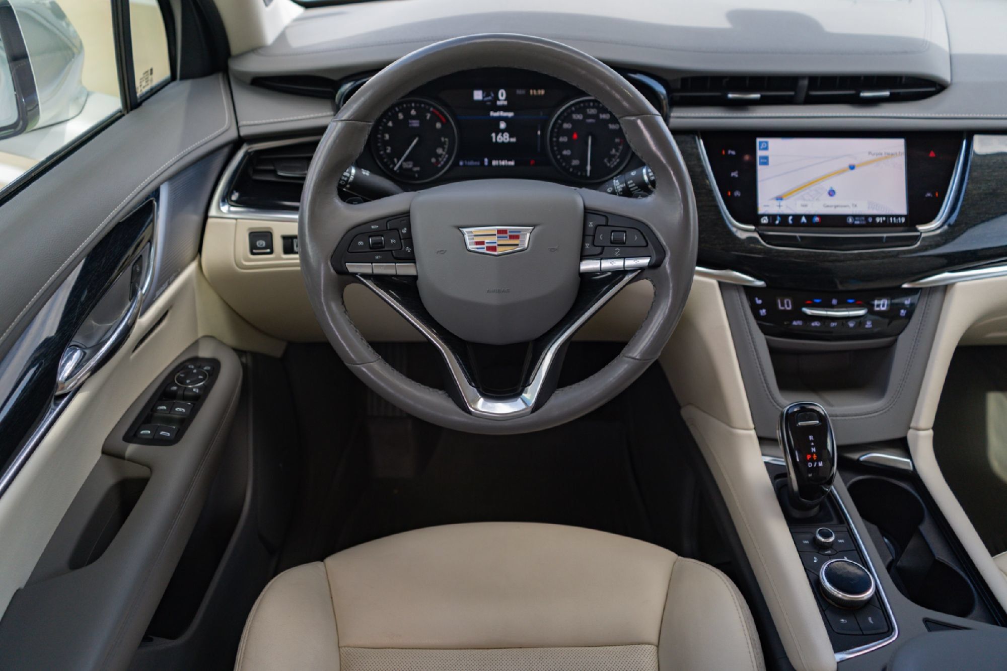 Used 2022 Cadillac XT6 Premium Luxury w/ Technology Package FWD image 23