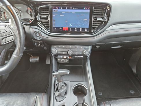 Used 2024 Dodge Durango GT image 11