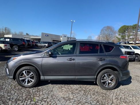 Used 2017 Toyota RAV4 XLE image 5