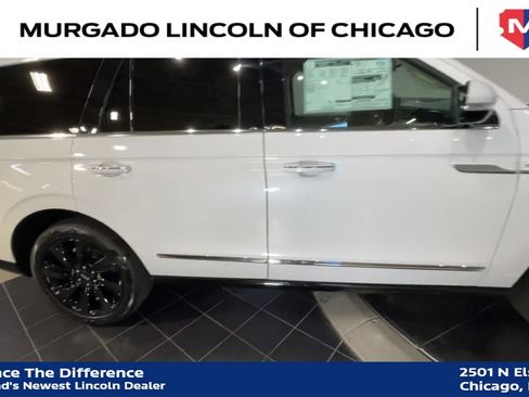 Used 2024 Lincoln Navigator Reserve AWD/4WD image 9
