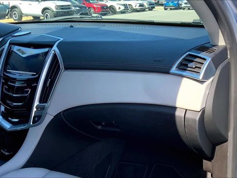 Used 2014 Cadillac SRX Luxury w/ Driver Awareness Package image 19