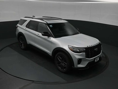 New 2026 Ford Explorer ST-Line w/ ST-Line Street Pack AWD/4WD image 19