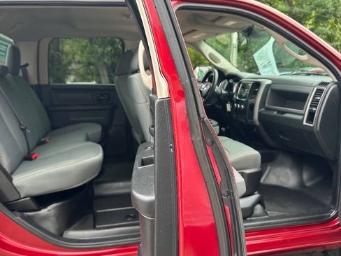 Used 2015 RAM 2500 Tradesman w/ Chrome Appearance Group AWD/4WD image 7