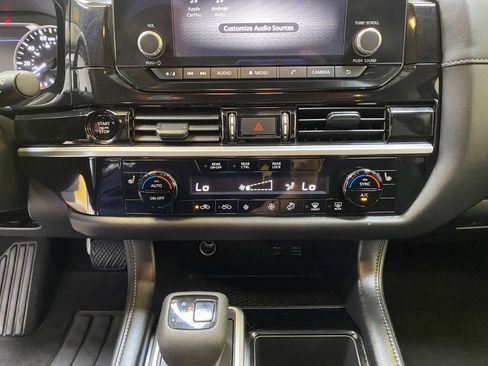 Used 2025 Nissan Pathfinder SV AWD/4WD image 44