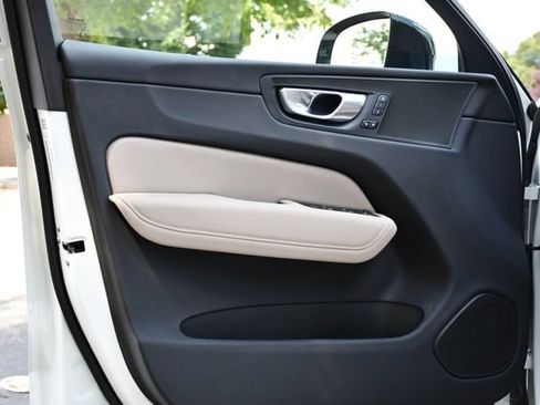 Used 2026 Volvo XC60 B5 Plus AWD/4WD image 10