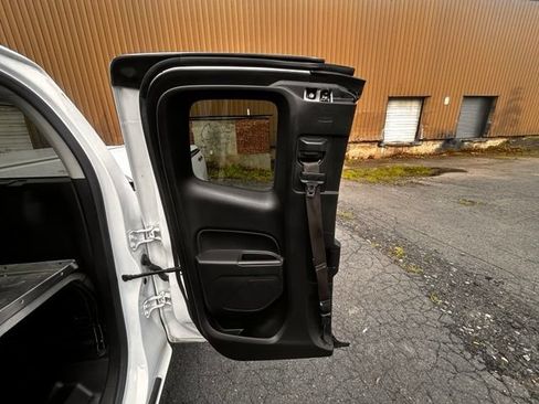 Used 2022 Chevrolet Colorado LT w/ Fleet Safety Package AWD/4WD image 16
