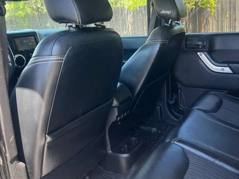 Used 2015 Jeep Wrangler Unlimited Sport AWD/4WD image 17