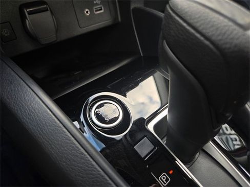 New 2025 Nissan Versa SV image 21