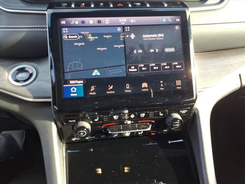 Certified 2024 Jeep Grand Cherokee L Limited w/ Luxury Tech Group II image 18