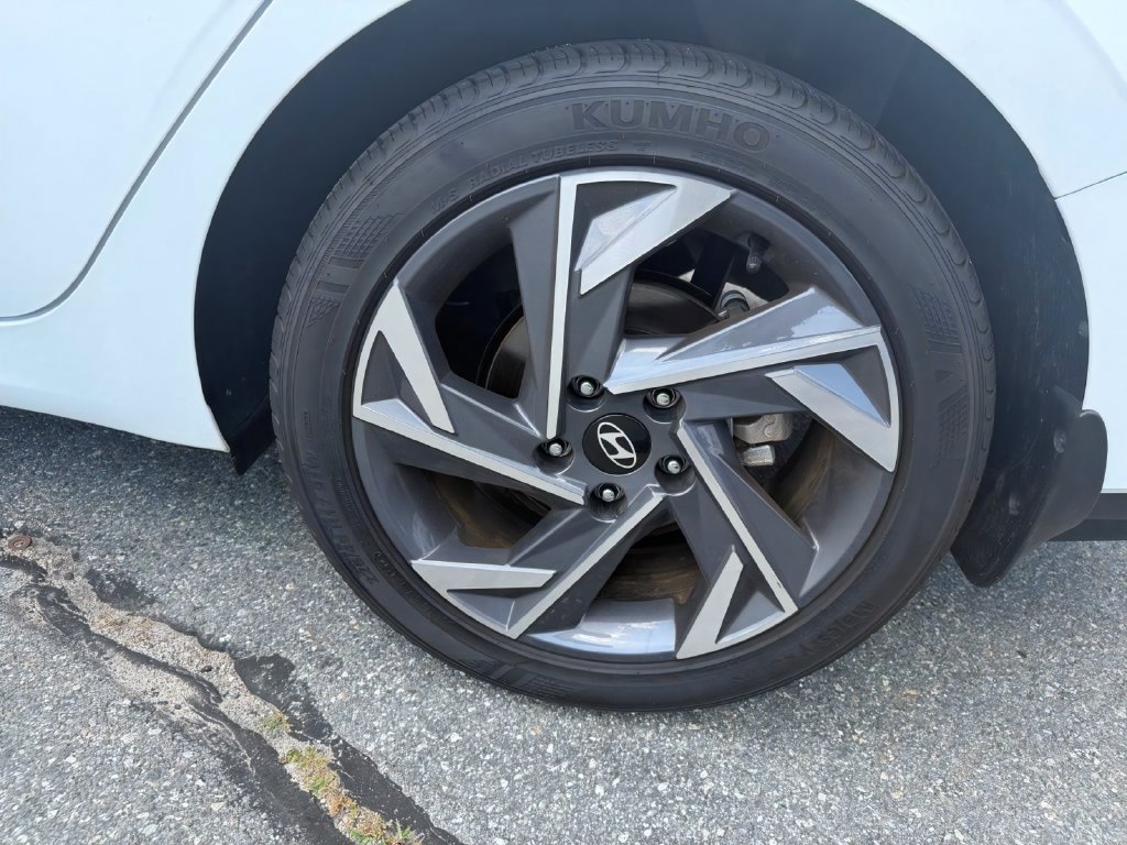 Used 2025 Hyundai Elantra Sport FWD image 33