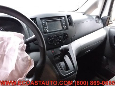 Used 2015 Chevrolet City Express LT w/ Technology Package image 12