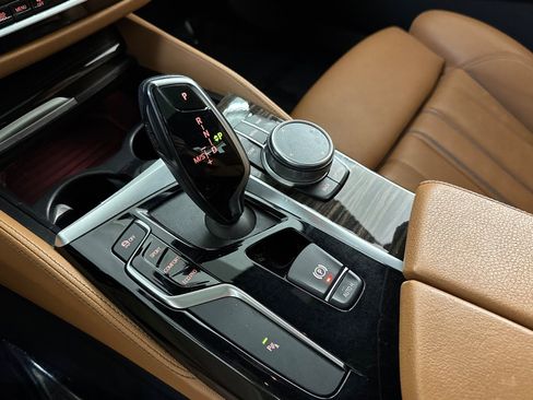 Used 2020 BMW 530i w/ M Sport Package RWD image 18