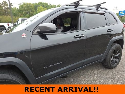Used 2015 Jeep Cherokee Trailhawk w/ Cold Weather Group image 28