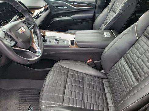 Used 2023 Cadillac Escalade Sport Platinum w/ LPO, ONYX Package AWD/4WD image 16