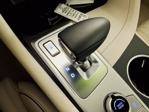 Certified 2026 Genesis G70 2.5T Prestige RWD image 21