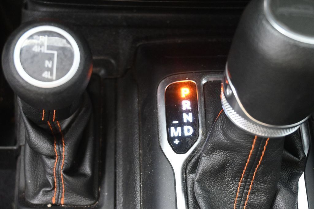 Used 2021 Jeep Gladiator Mojave w/ Cold Weather Group AWD/4WD image 33