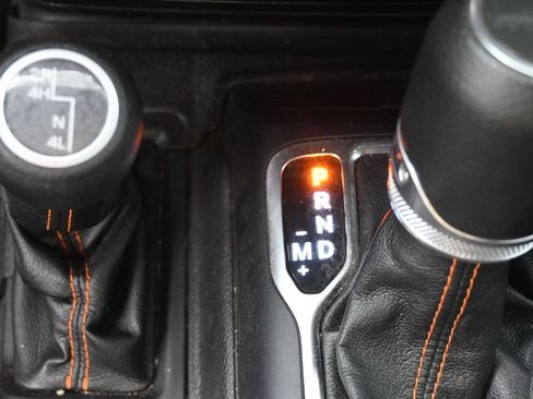 Used 2021 Jeep Gladiator Mojave w/ Cold Weather Group AWD/4WD image 33