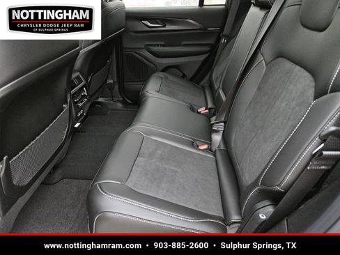 New 2025 Jeep Grand Cherokee Altitude image 25