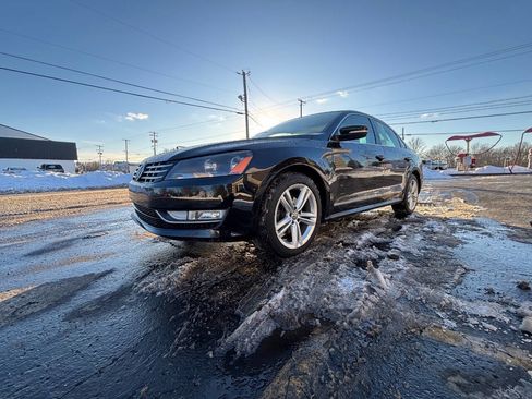 Used 2014 Volkswagen Passat 3.6 SEL Premium image 2