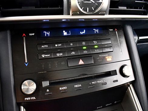 Used 2017 Lexus IS 300 AWD image 31