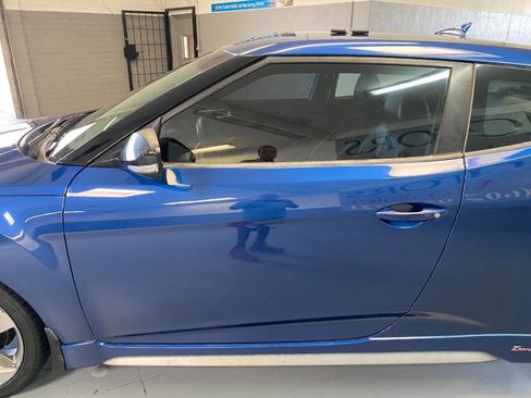 Used 2015 Hyundai Veloster Turbo FWD image 11