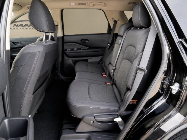 Used 2024 Nissan Pathfinder SV FWD image 12
