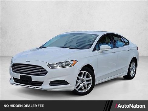 Used 2015 Ford Fusion SE FWD image 1