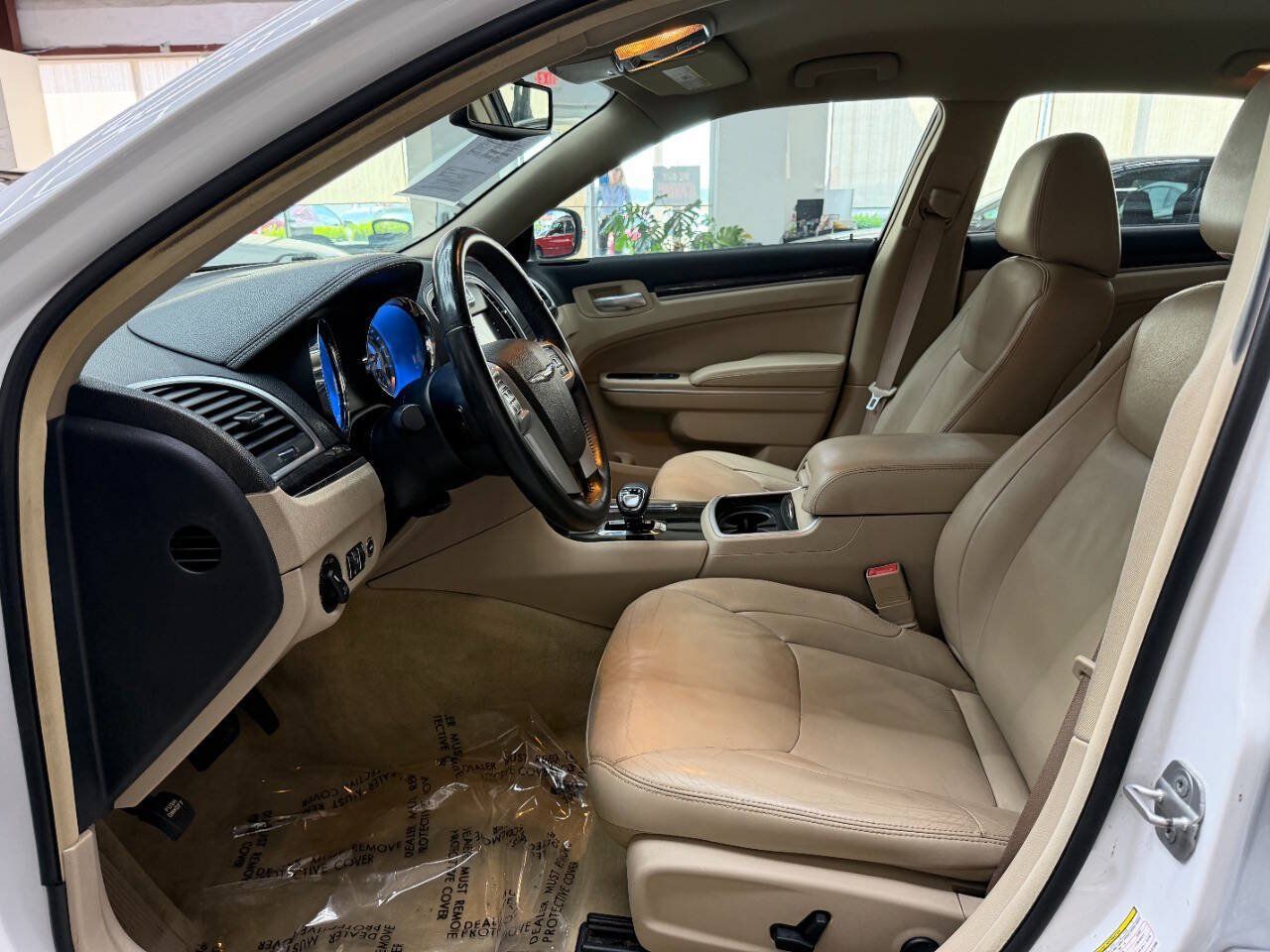 Used 2014 Chrysler 300 w/ Driver Convenience Group RWD image 11
