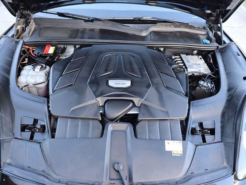 Used 2021 Porsche Cayenne image 58