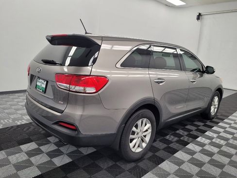 Used 2018 Kia Sorento L FWD image 9