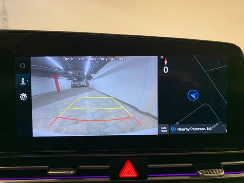 Used 2025 Hyundai Elantra SEL image 33