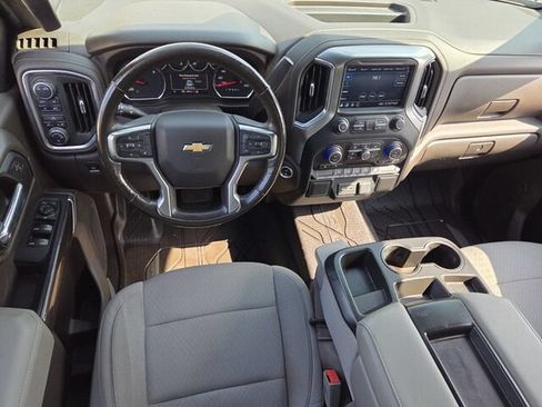 Used 2022 Chevrolet Silverado 1500 LT AWD/4WD image 9