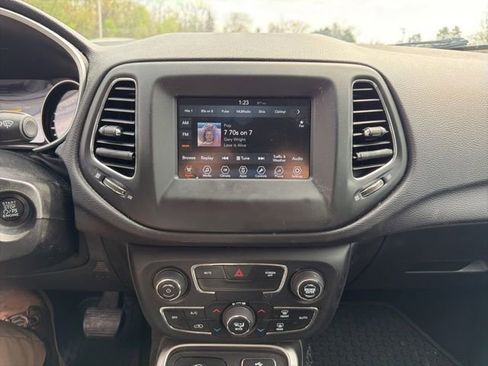 Used 2018 Jeep Compass Latitude w/ Popular Equipment Group image 21