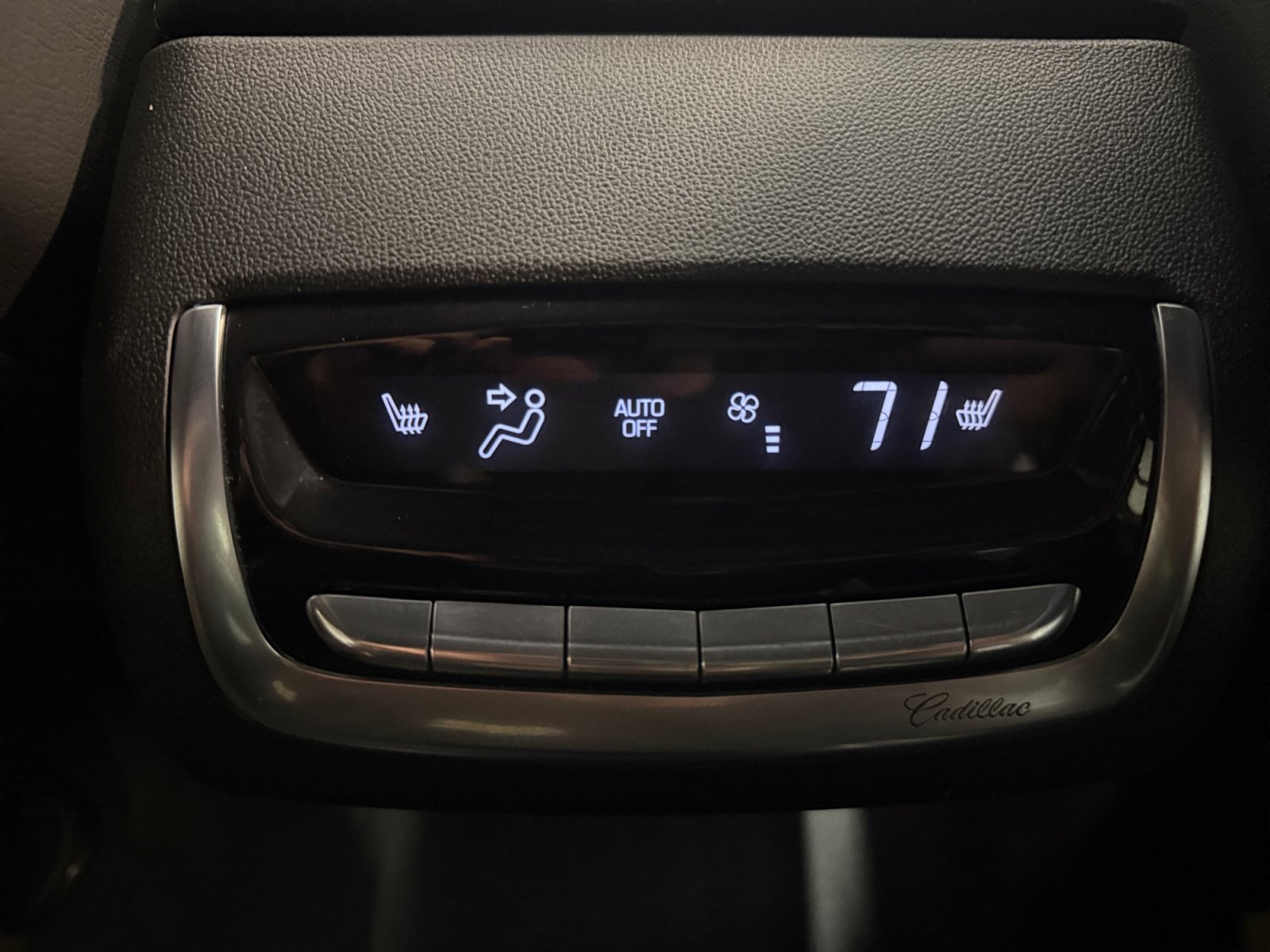 Used 2025 Cadillac XT6 Premium Luxury FWD image 22