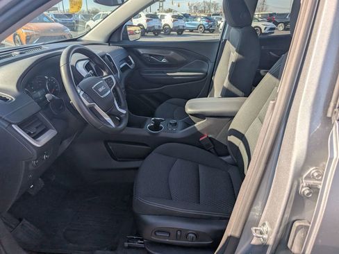 Used 2024 GMC Terrain SLE w/ Driver Convenience Package image 13