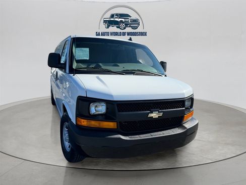 Used 2017 Chevrolet Express 3500 Extended image 7