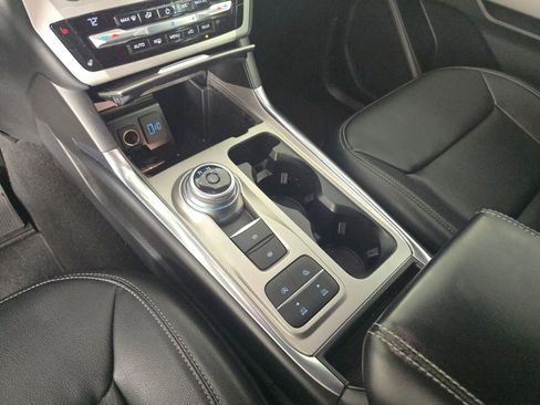 Used 2021 Ford Explorer XLT w/ Equipment Group 202A image 15