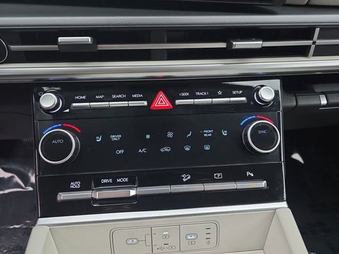 Certified 2025 Hyundai Santa Fe SEL image 31