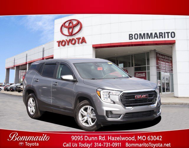 Used 2024 GMC Terrain SLE FWD image 1