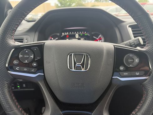Used 2024 Honda Passport Black Edition image 25