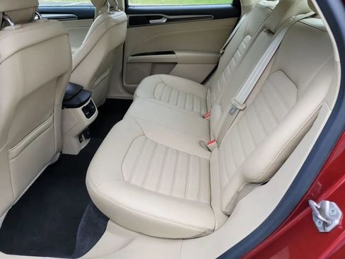 Used 2013 Ford Fusion SE FWD image 26