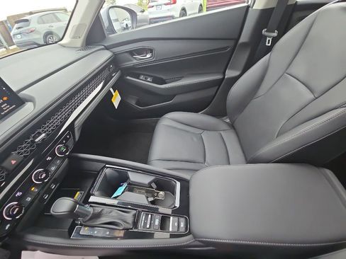 Used 2025 Honda Accord Touring image 24
