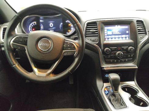 Used 2018 Jeep Grand Cherokee Laredo image 22